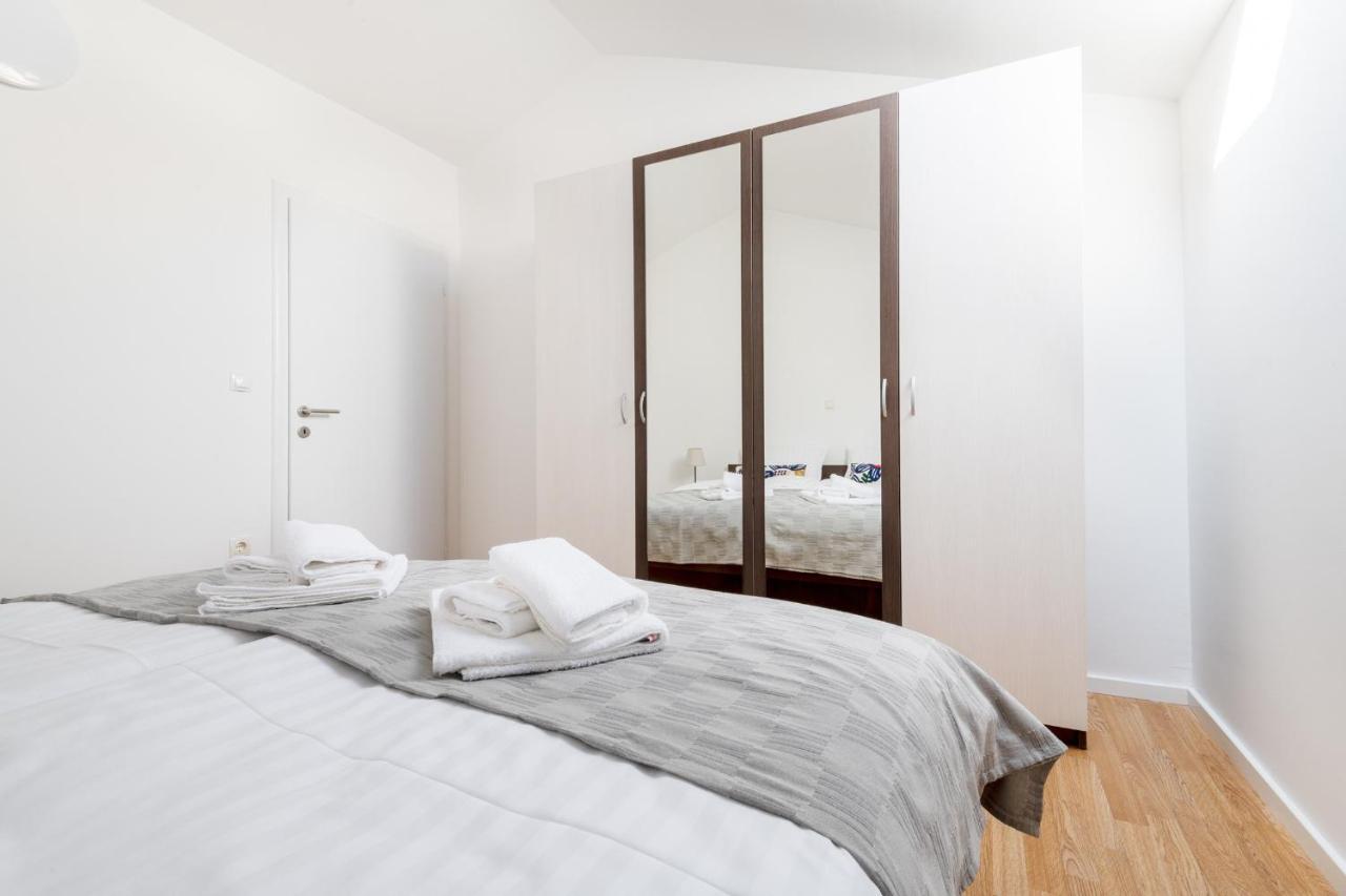 Apartment Familia Неум Экстерьер фото