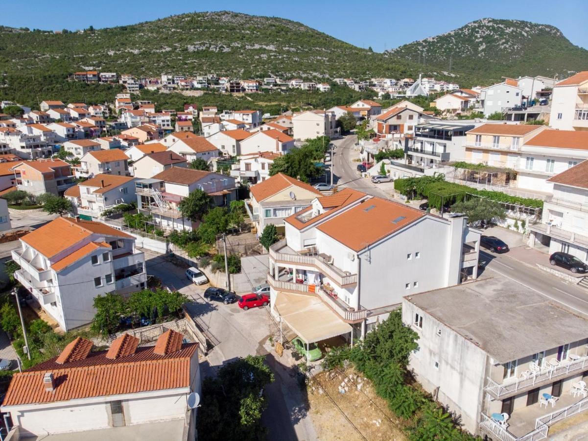 Apartment Familia Неум Экстерьер фото