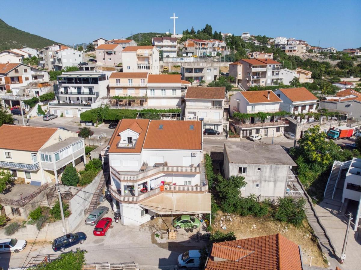Apartment Familia Неум Экстерьер фото